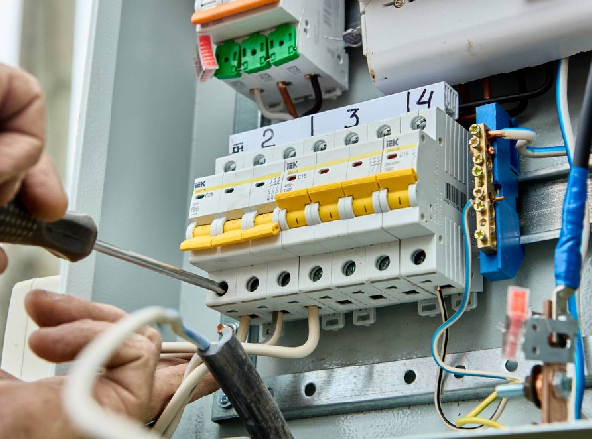 Electricians in Woking and Surrey Electricians in Woking and Surrey